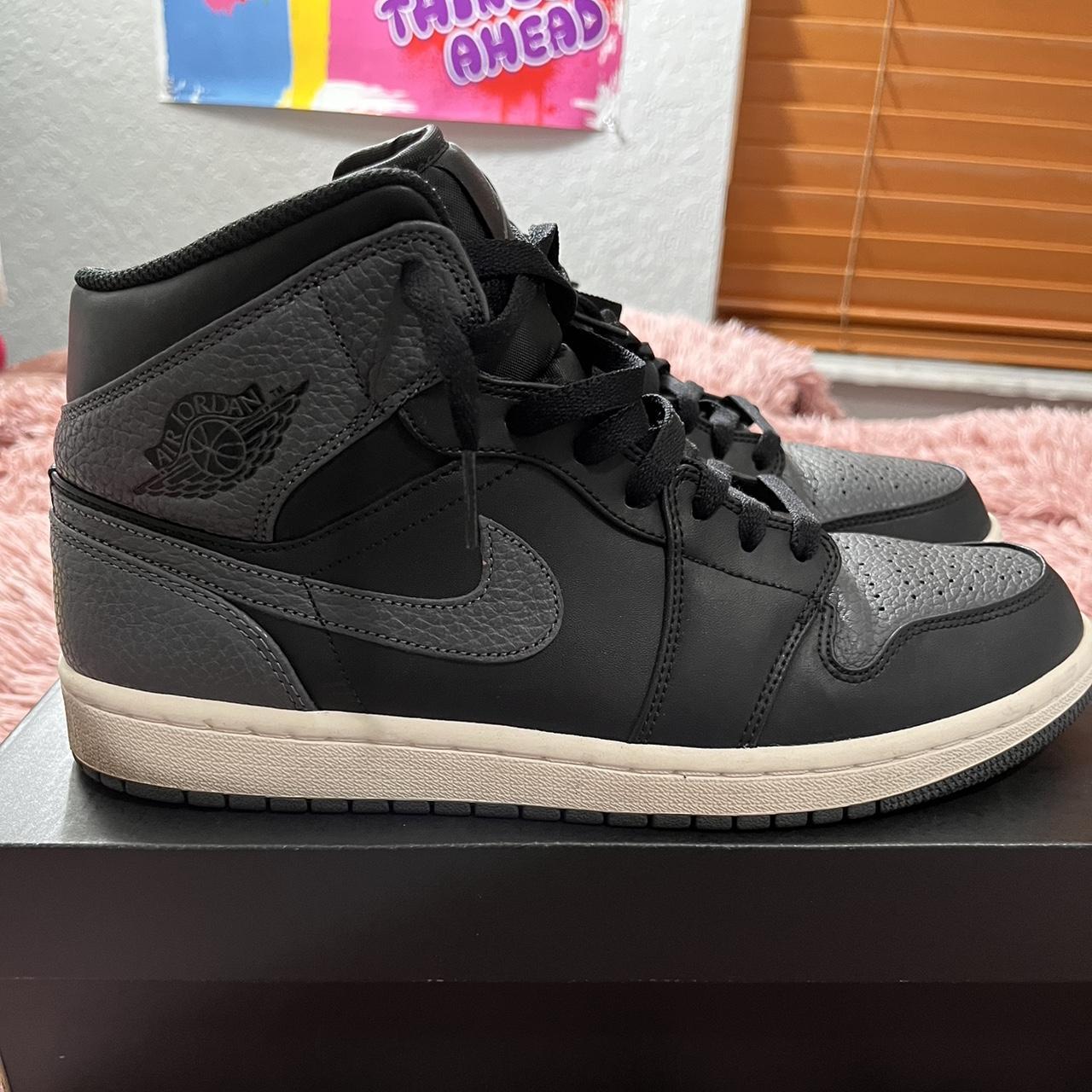 AIR JORDAN 1 MID BLACK DARK GREY SUMMIT. Depop