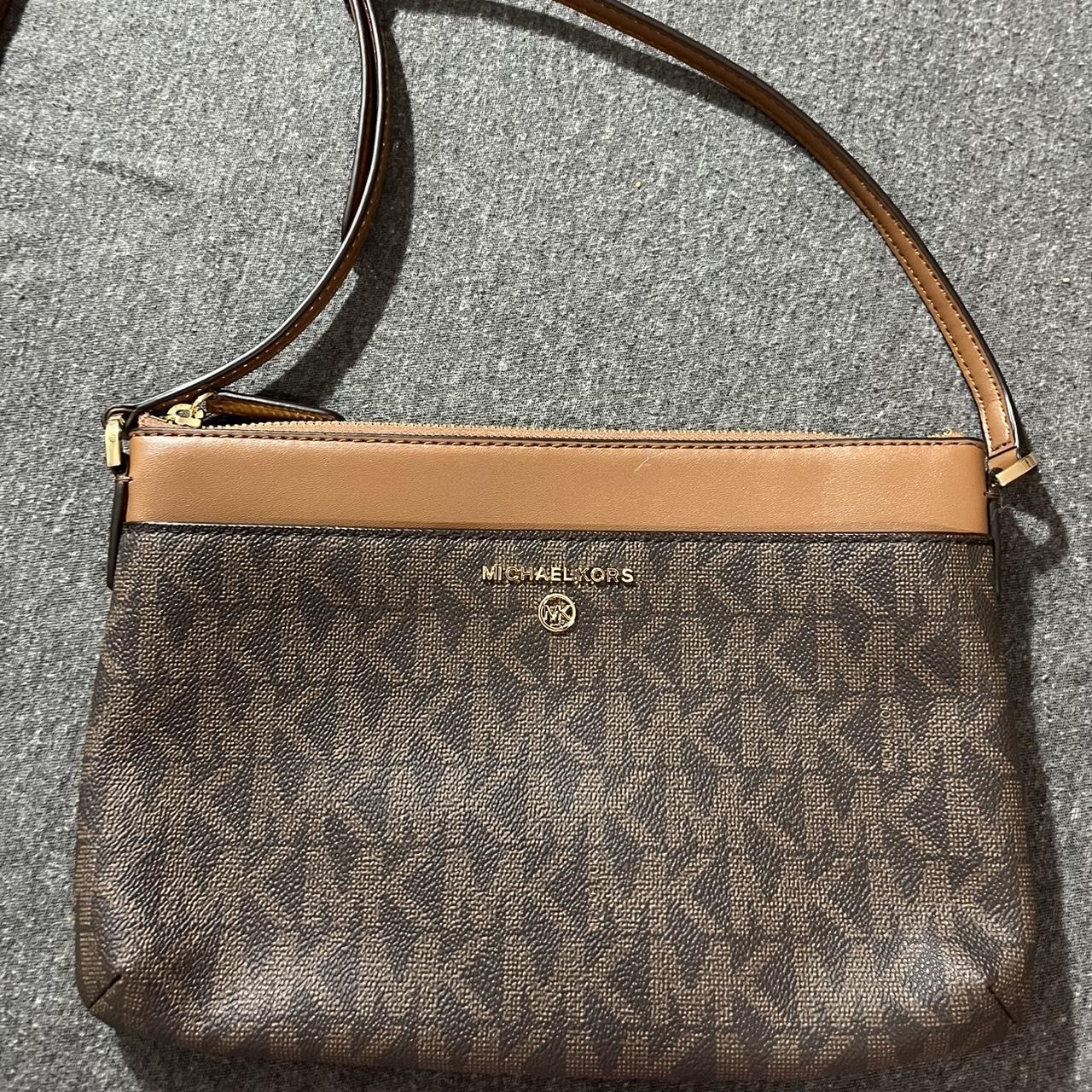 item listed by heyt0kyoo