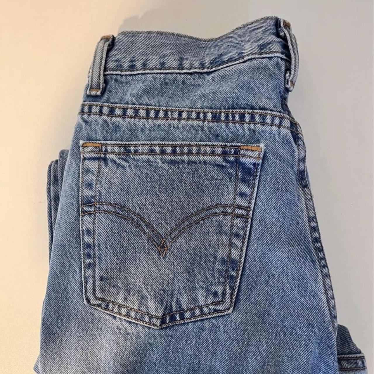 Size 6 Vintage Levi high waisted jeans - Depop