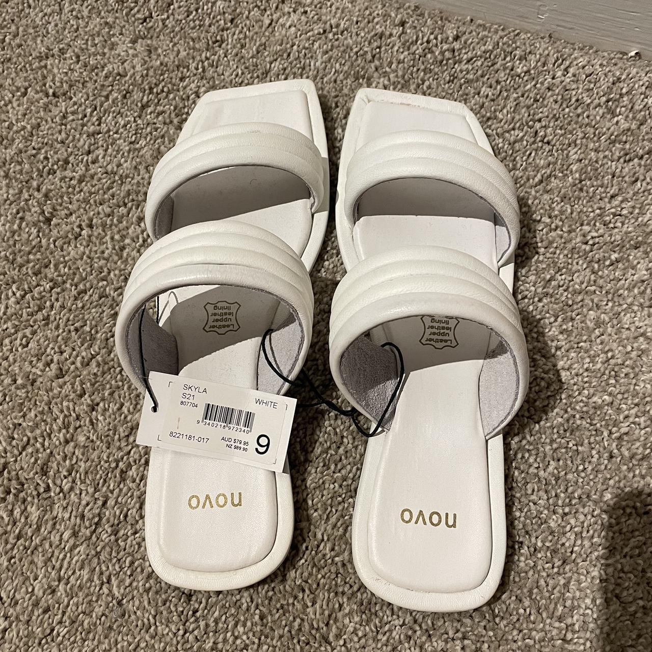 Novo white 2024 sandals