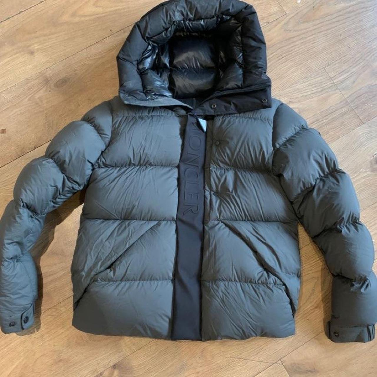 Moncler official deals