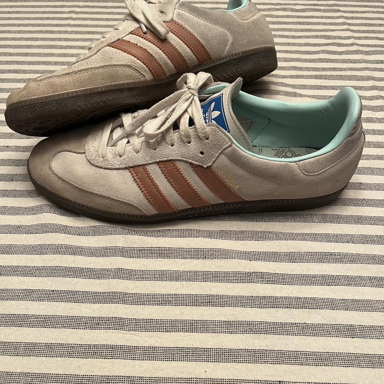 Adidas Men's Cream and Blue Trainers