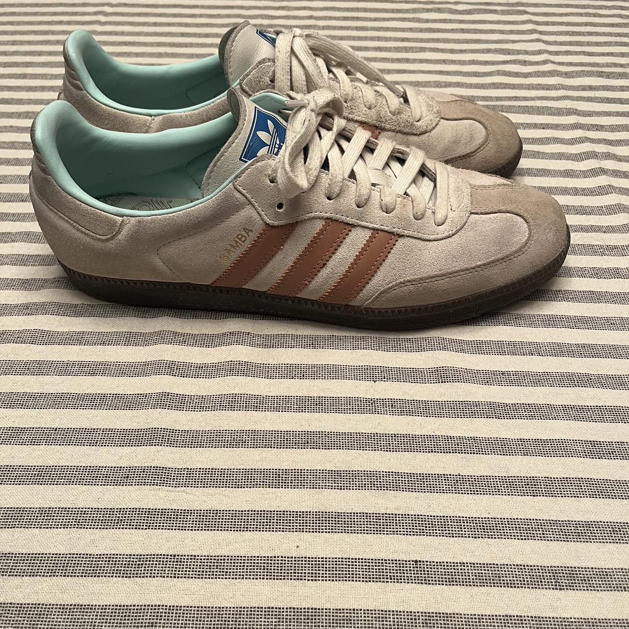 Adidas Men's Cream and Blue Trainers (4)