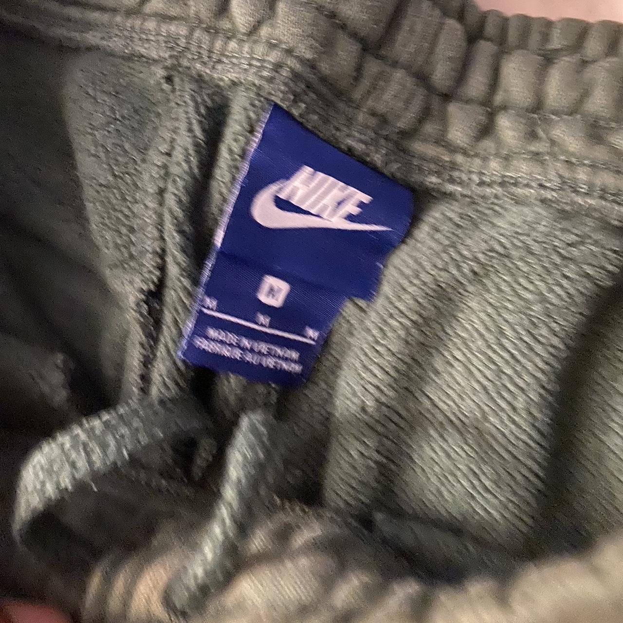 mens green nike joggers