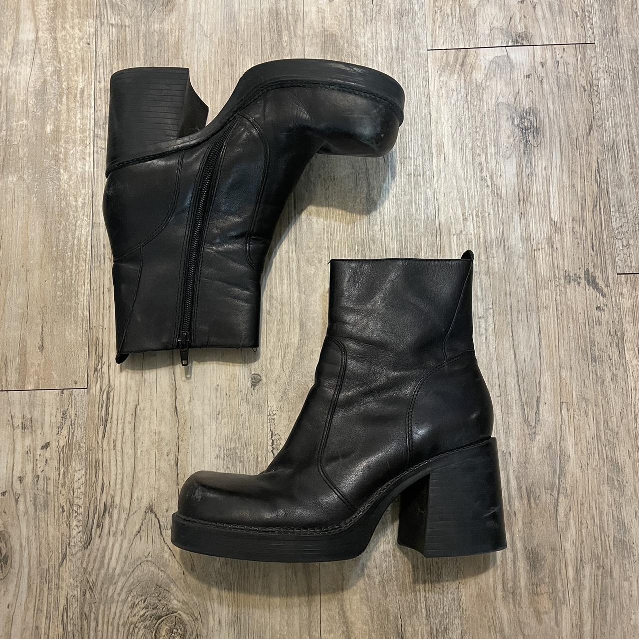 y2k chunky leather boots - some scuffing on toes... - Depop