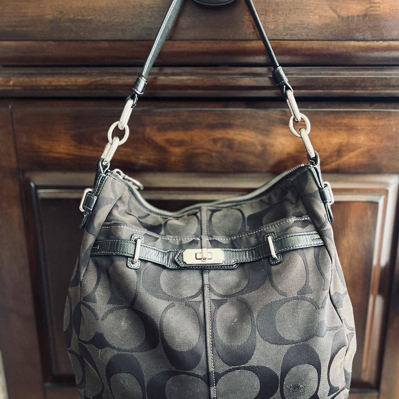 Vintage Coach monogram hobo. Zip Closure