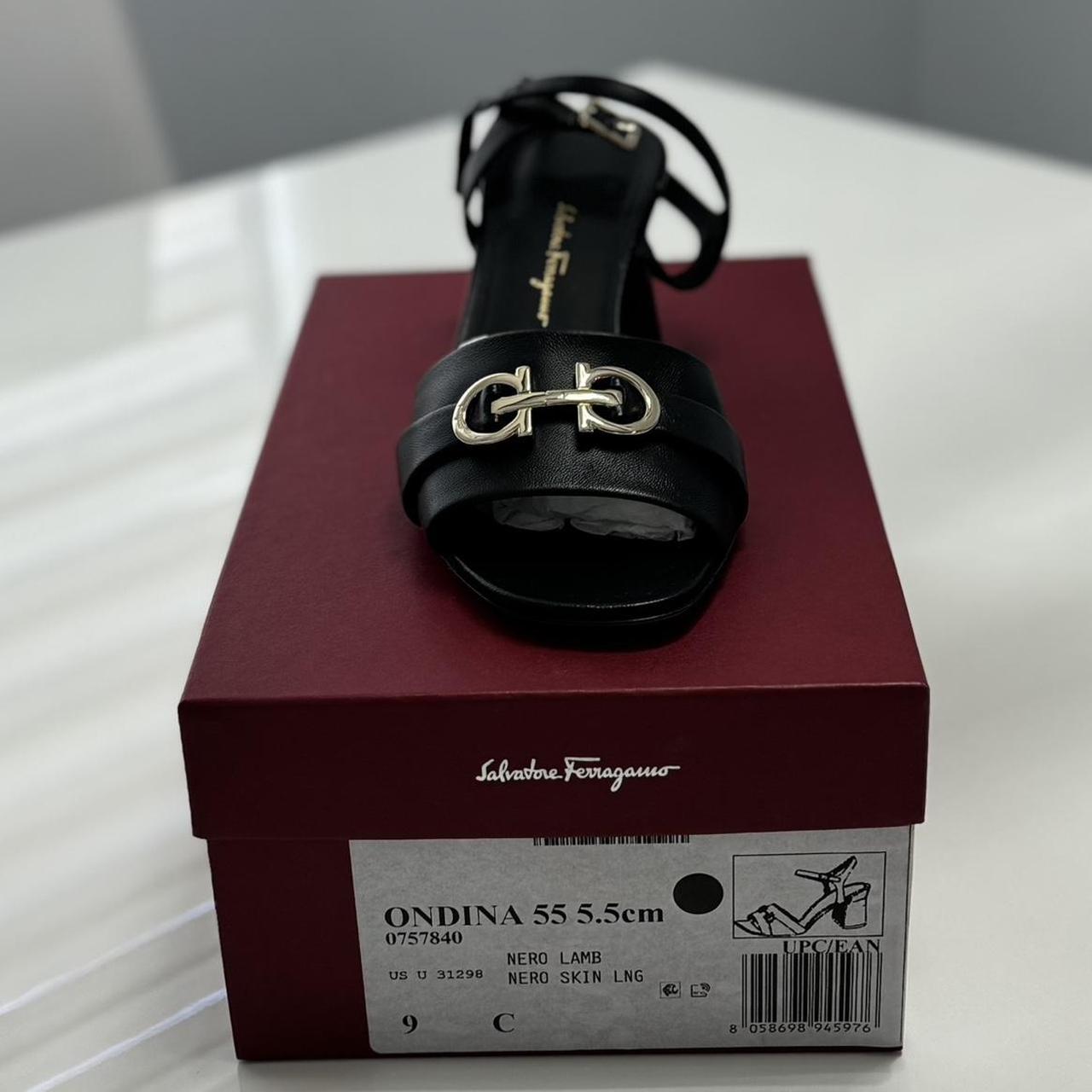 サンダル・ミュール Ferragamo Leather Sandals With Logo Salvatore Ferragamo black leather sandals with gold | Depop