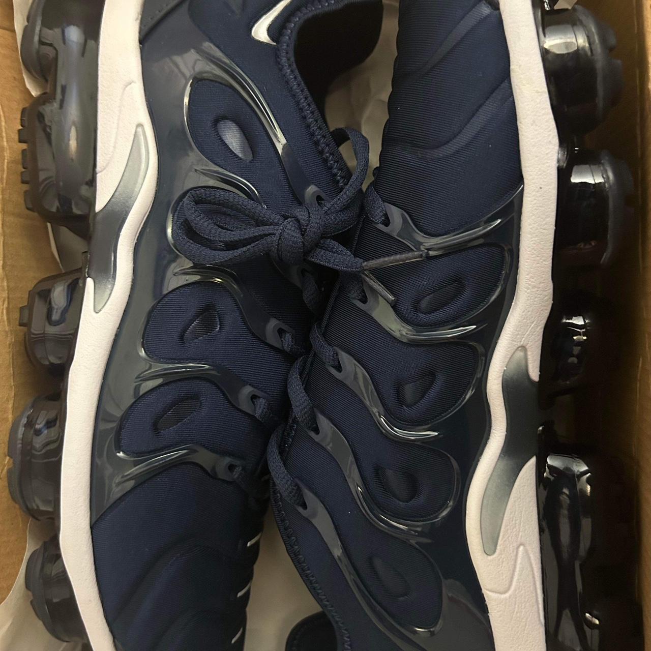 Nike air vapormax plus hotsell navy blue