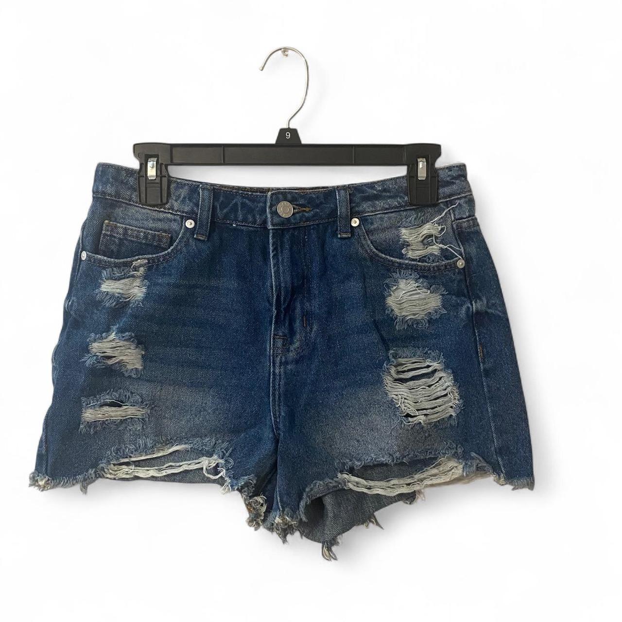 item listed by lovelyxim22