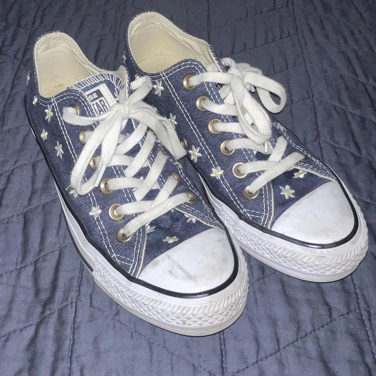 Denim floral low top Converse women's Depop