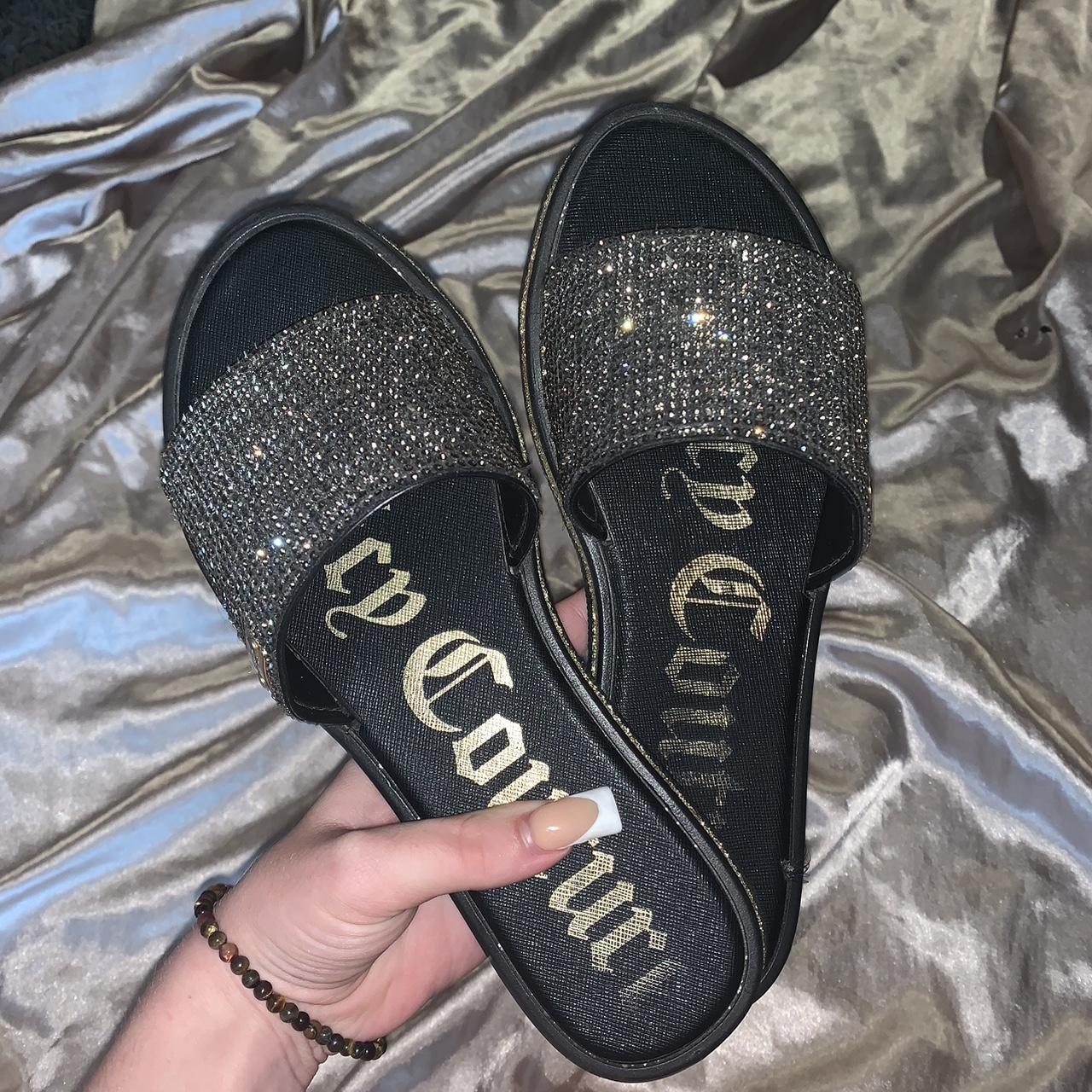 juicy couture slide gold n black 🌟 Size 5 snug fit... Depop
