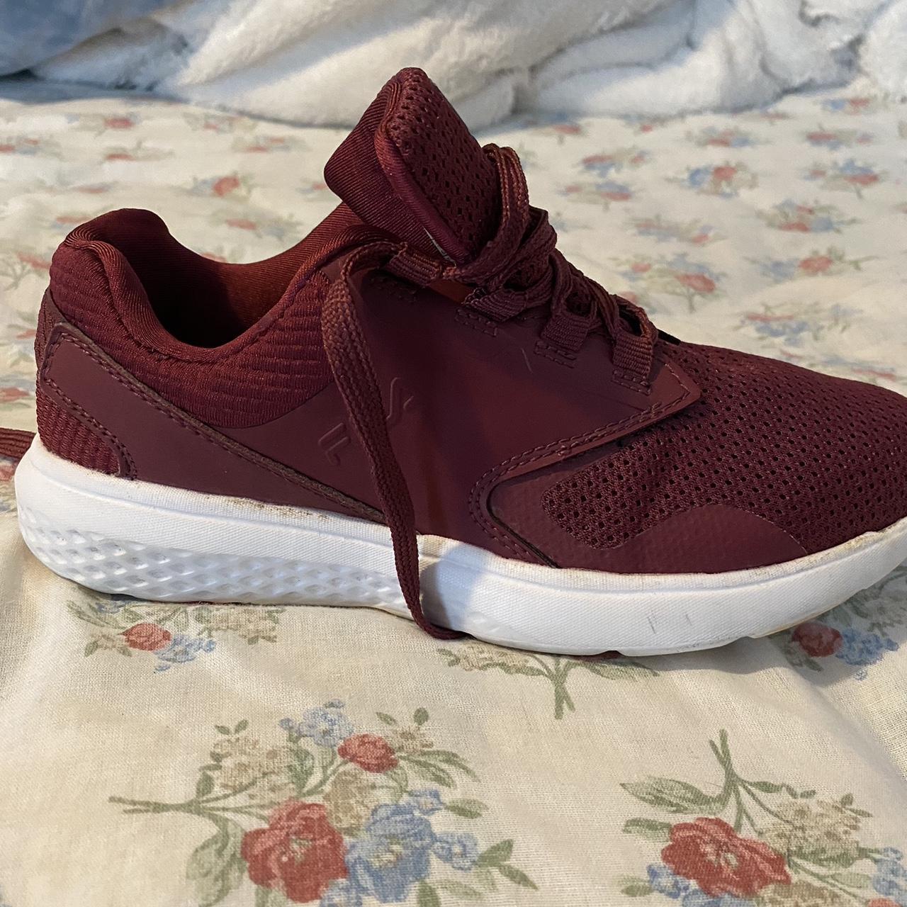 Burgundy fila sale trainers