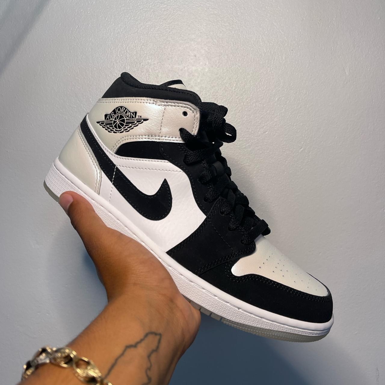 Jordan 1 Mid SE Diamond 100% Authentic Size 8... - Depop