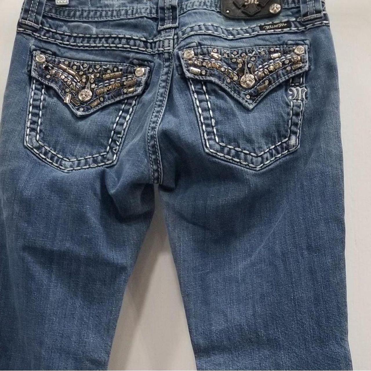 These are well worn jeans in a cute style. The... - Depop