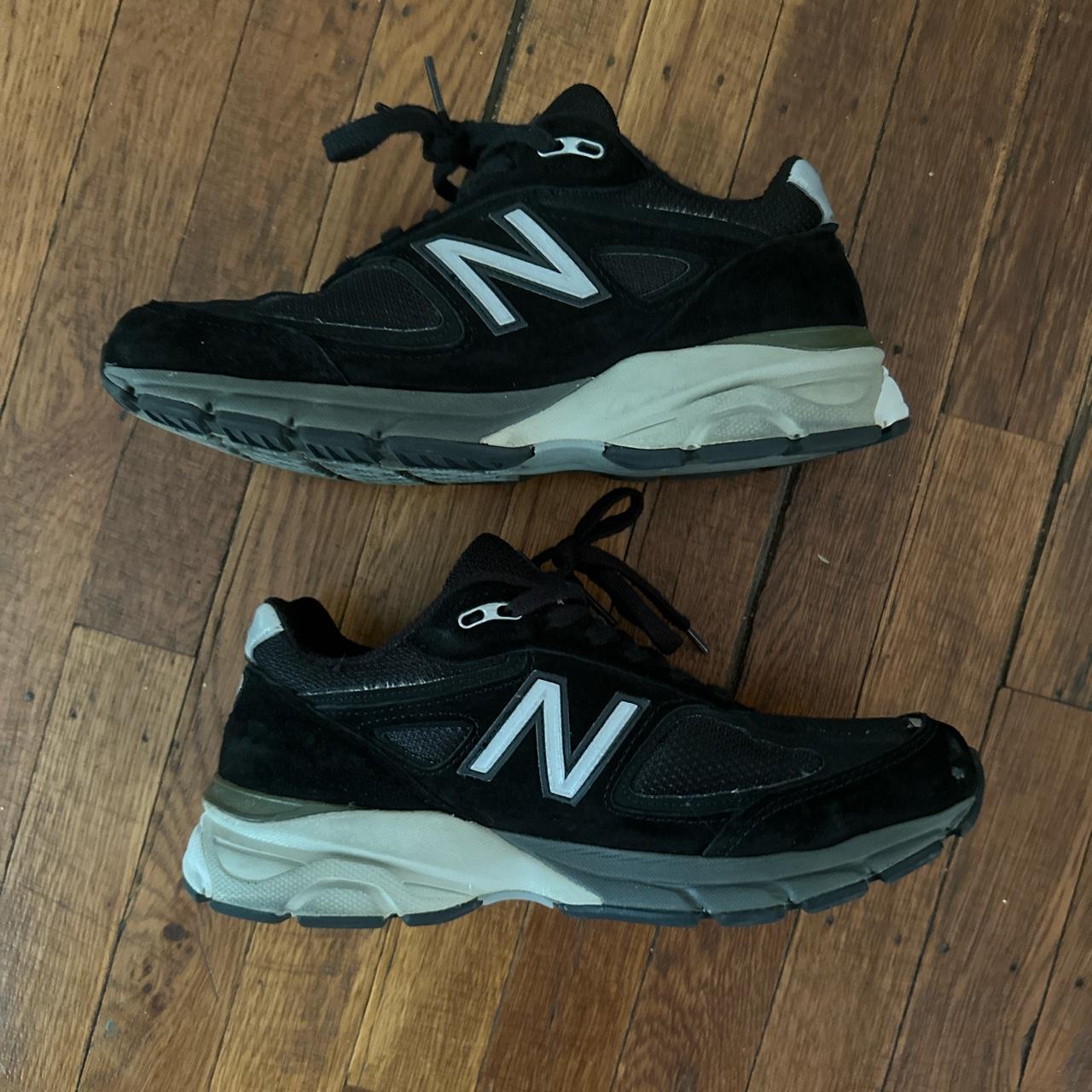kourtney kardashian new balance 990