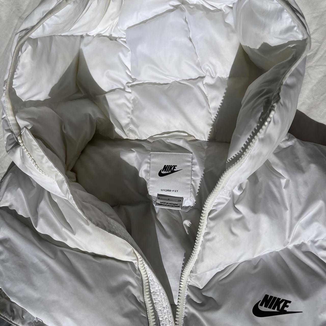 Nike Puffer Size: small