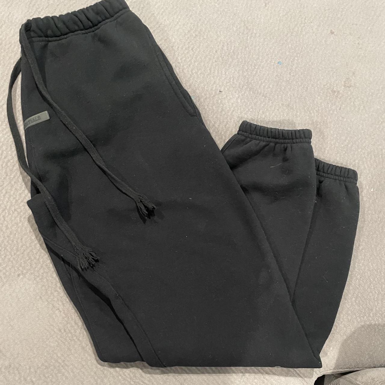 Black essential pants - Depop