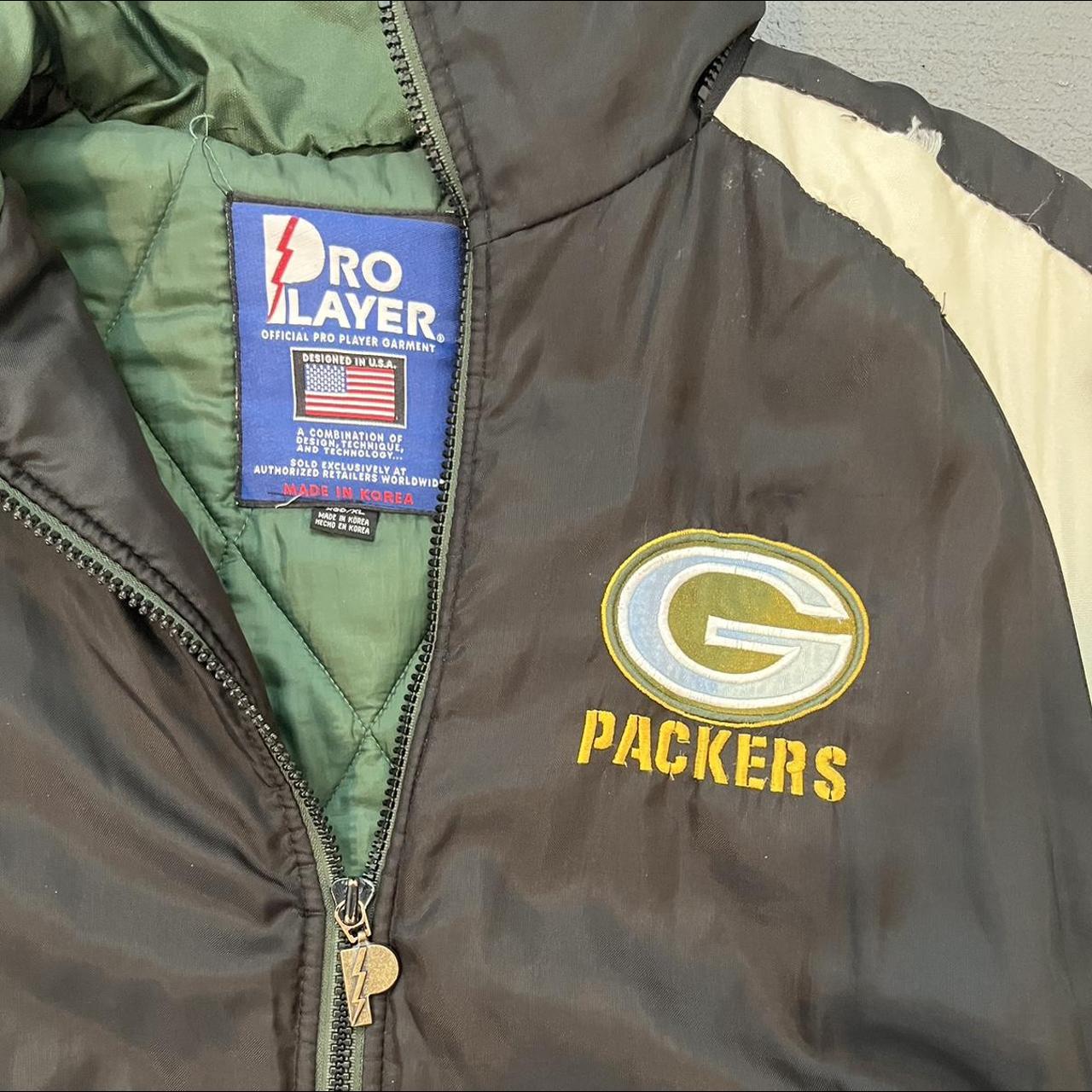 Vintage Green Bay Packers NFL puffer jacket size XL - Depop