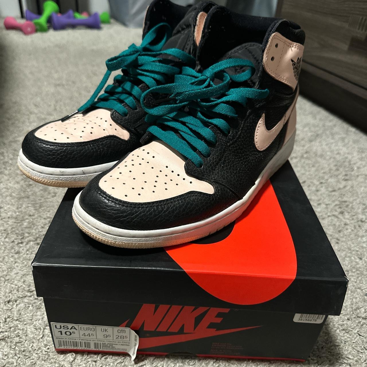 Jordan 1 crimson tint cheap green laces