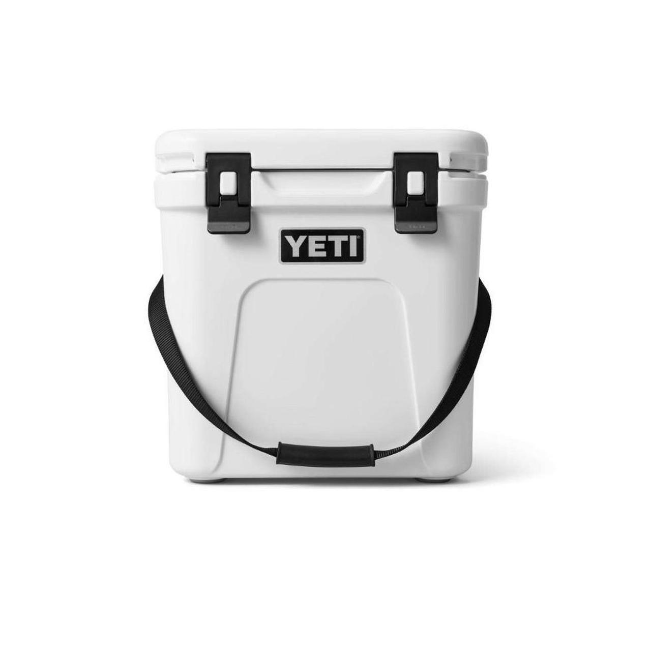 Yeti logo black insulated mug silver lining coffee - Depop