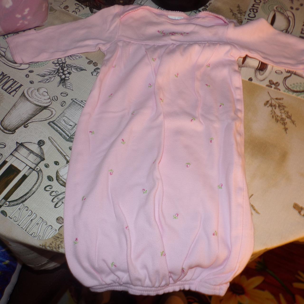 pink onsey flower on it CARTERS size is size 1 - Depop