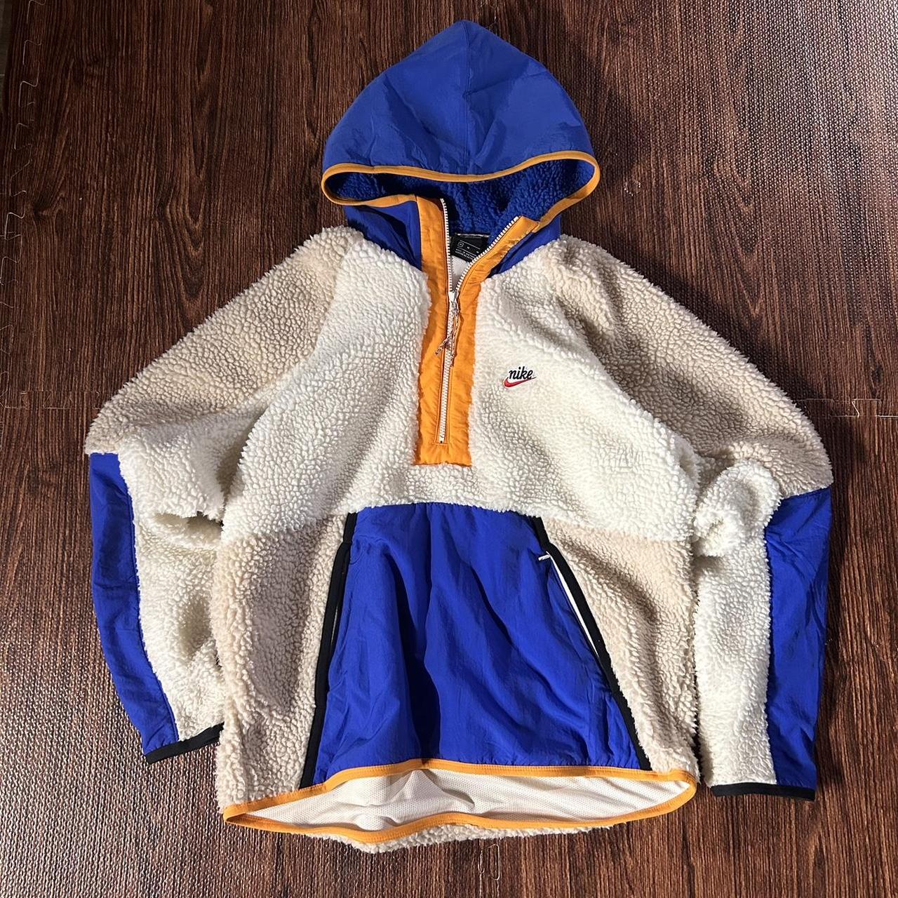 Vintage Nike fleece in size medium with great and. Depop