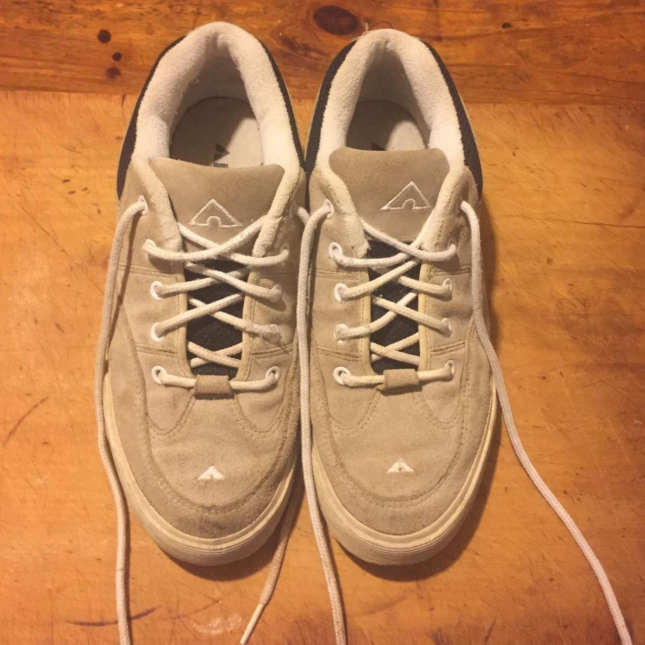 good condition airwalk shoes size 8 - Depop