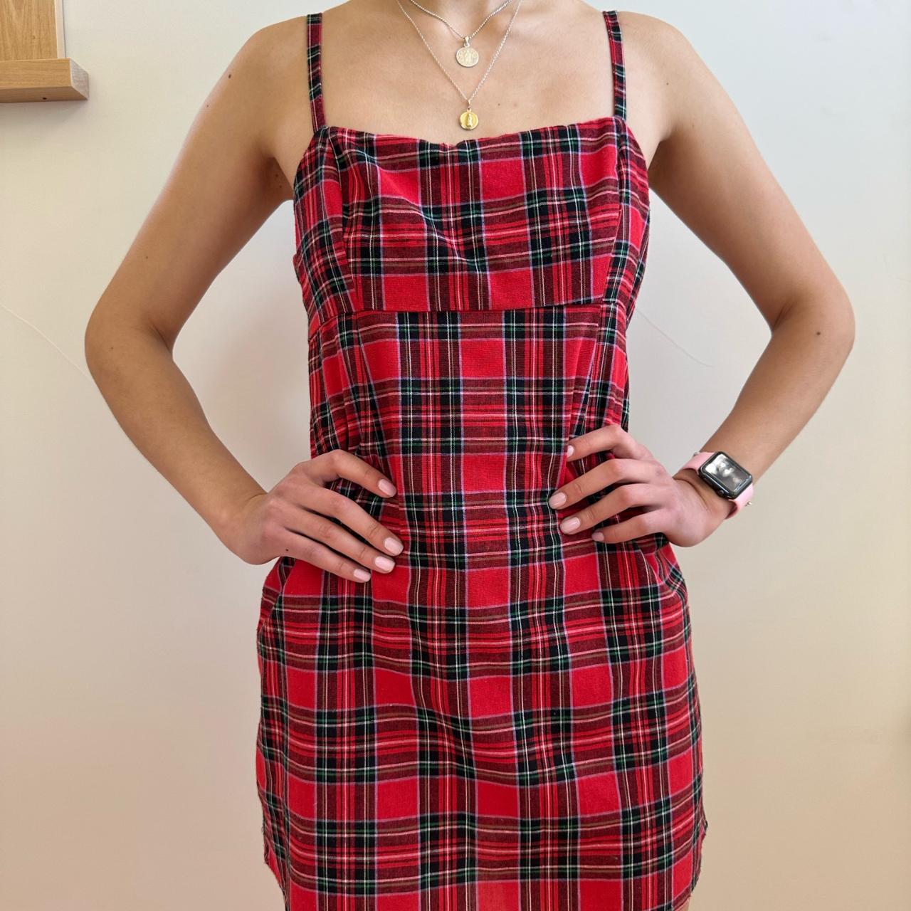URBAN OUTFITTERS RED PLAID Barely