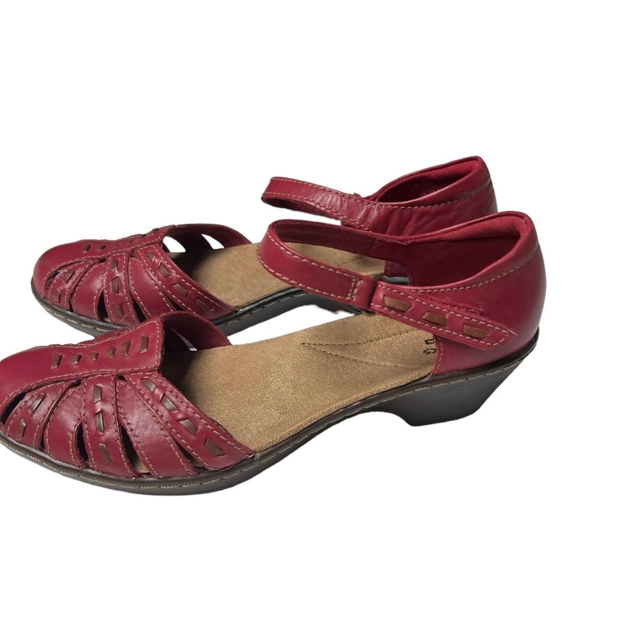 Clarks wendy sandals hotsell