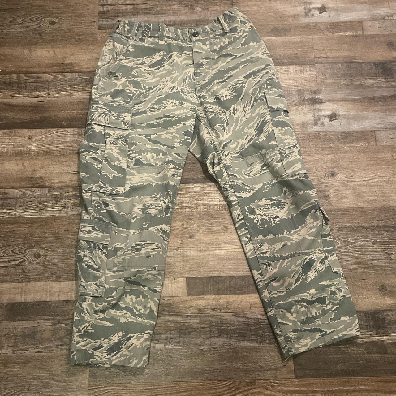 Army green cargo pants LV, Hand-stamped in Los