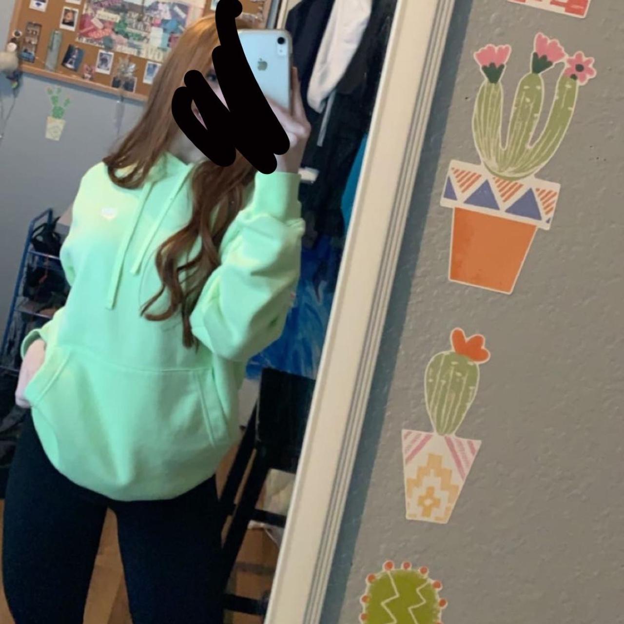 womens green nike hoodie