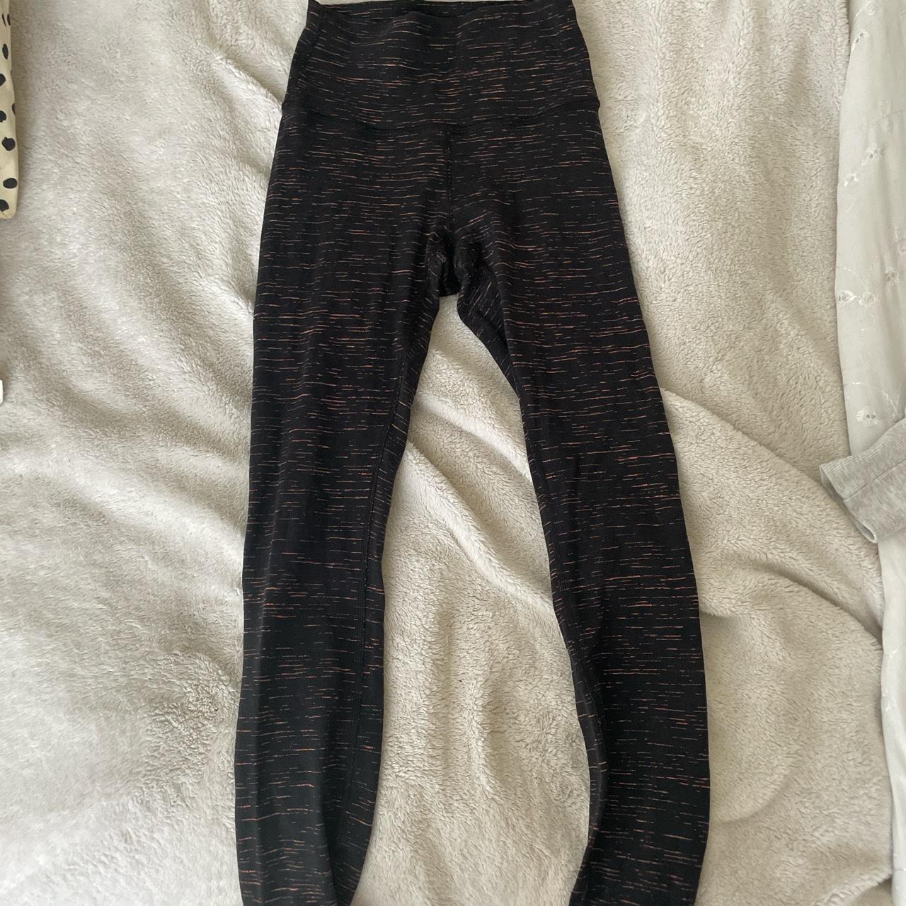 Lululemon black patterned leggings size 0 wunder - Depop
