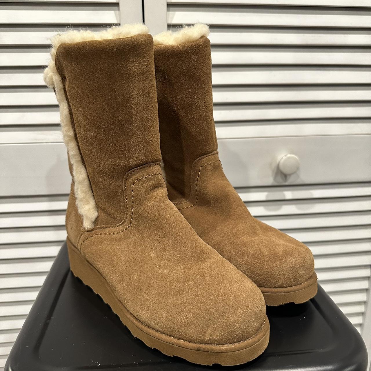 Bearpaw Classic Suede Boots Tan Women s Size 6 Depop