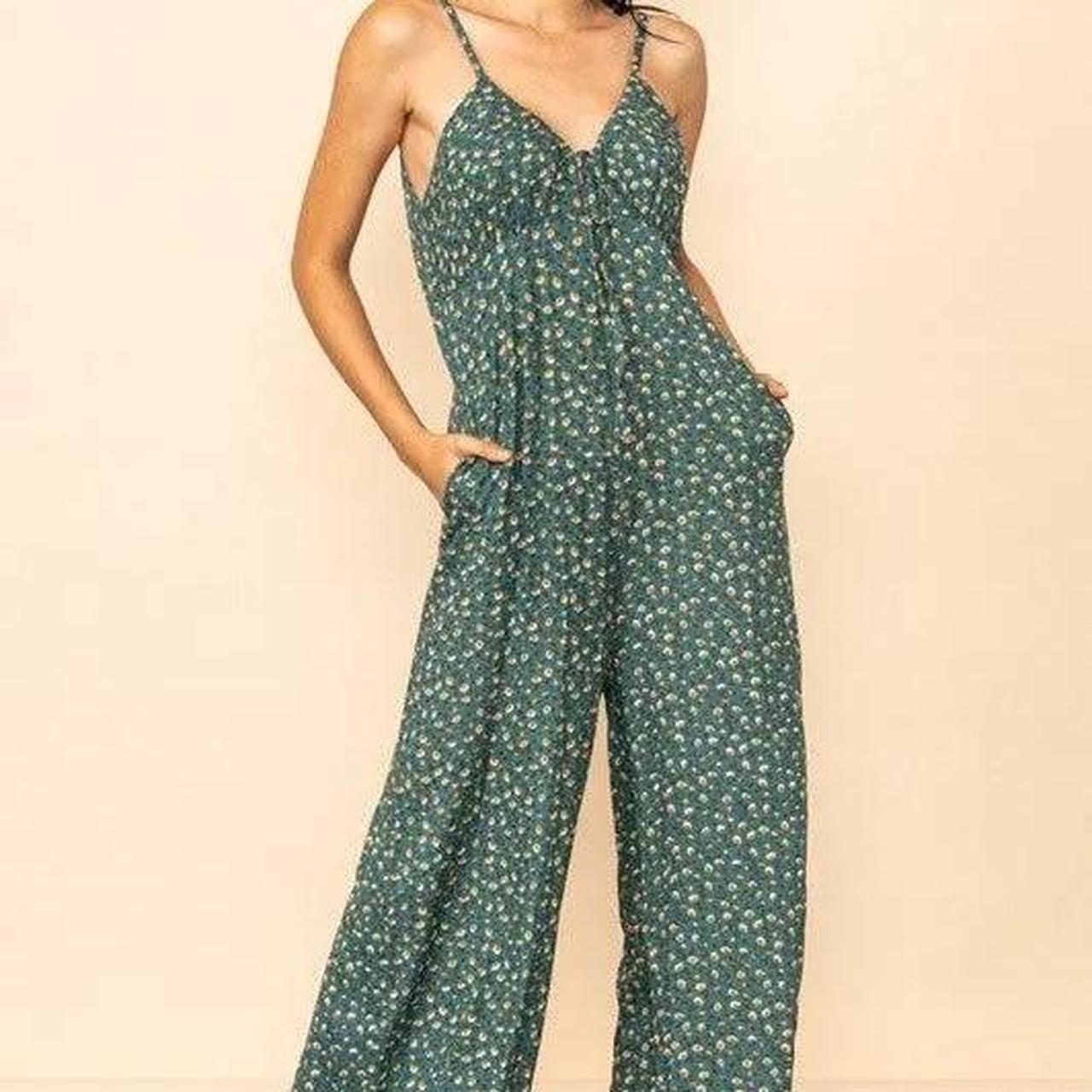 Elloh Tiny Flower Pattern Jumpsuit! Size small,