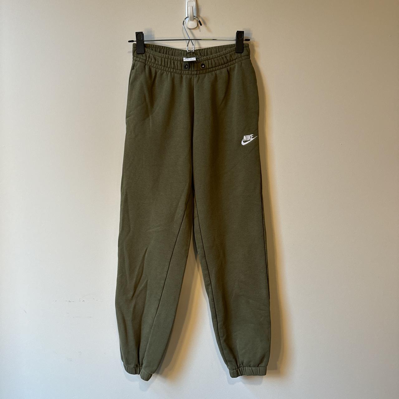 khaki mens nike trainers