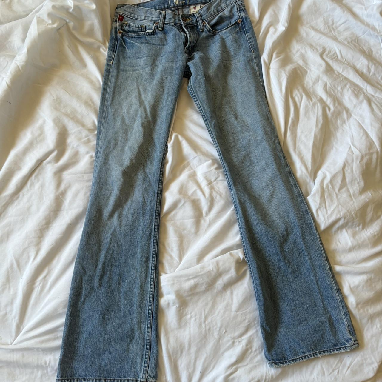 Super Cute Low Waisted Medium Wash Jeans Size 26... - Depop