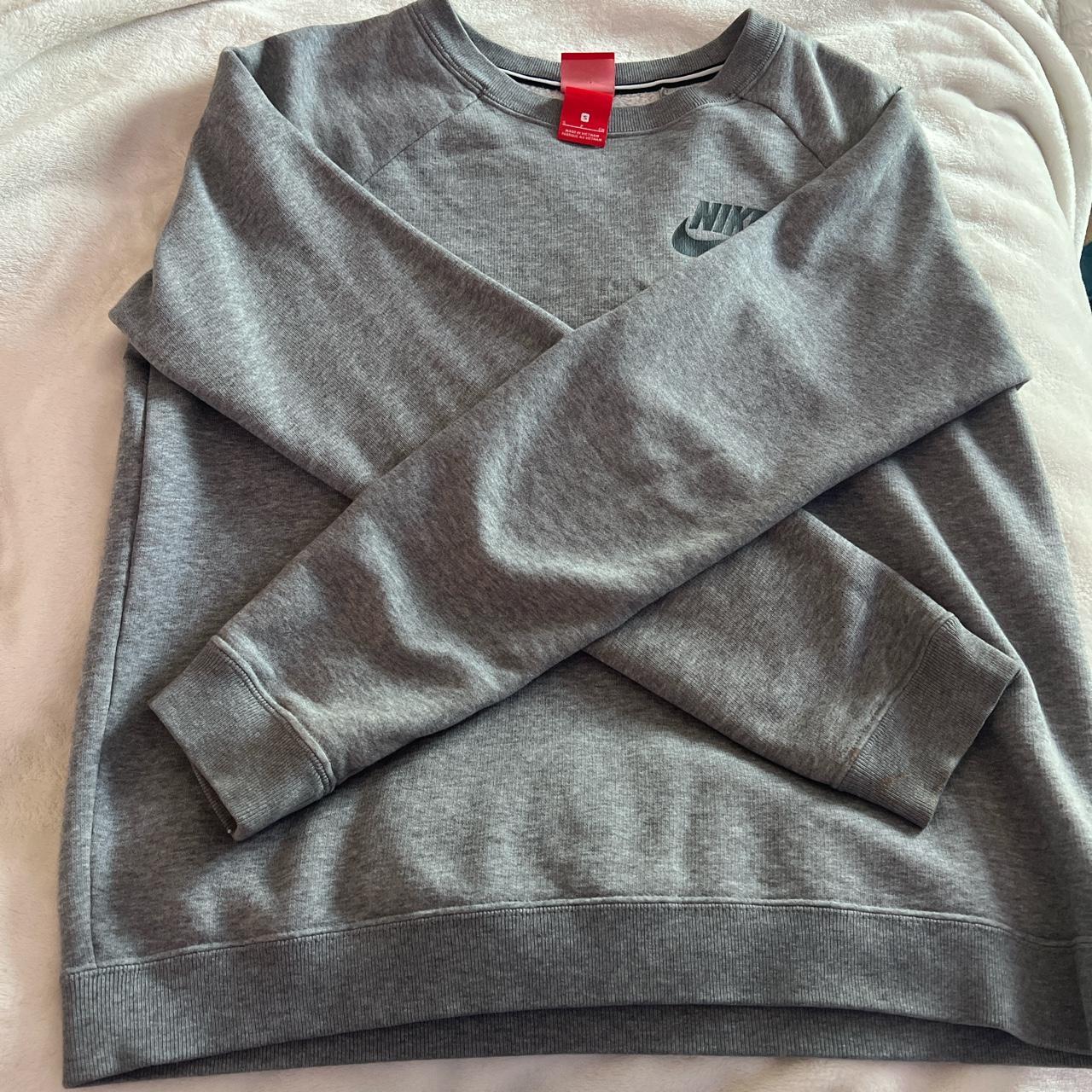 mens grey nike crew sweatshirt