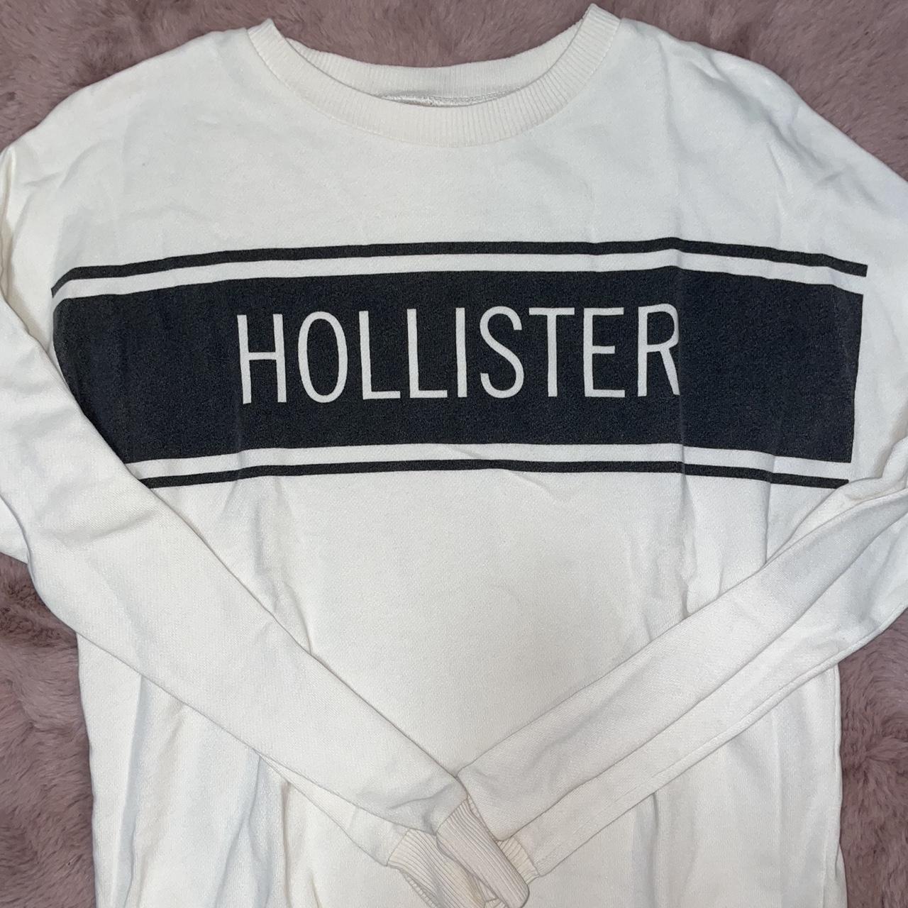 Hollister deals black jumper