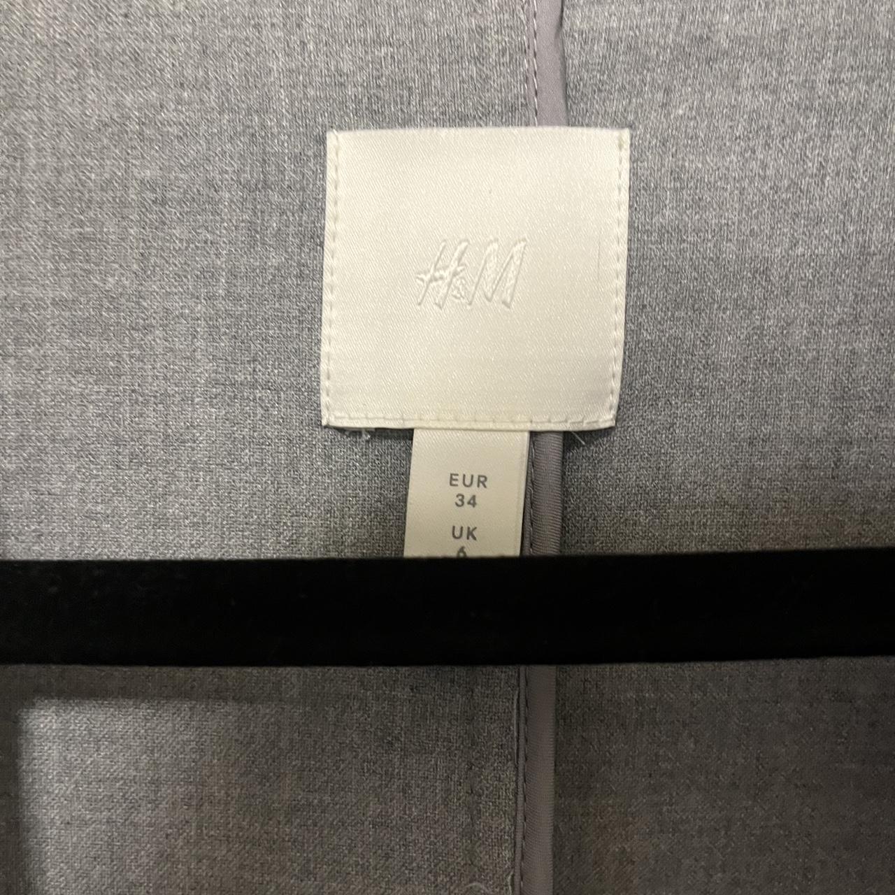 Long H&M grey coat for women !! Size S Depop