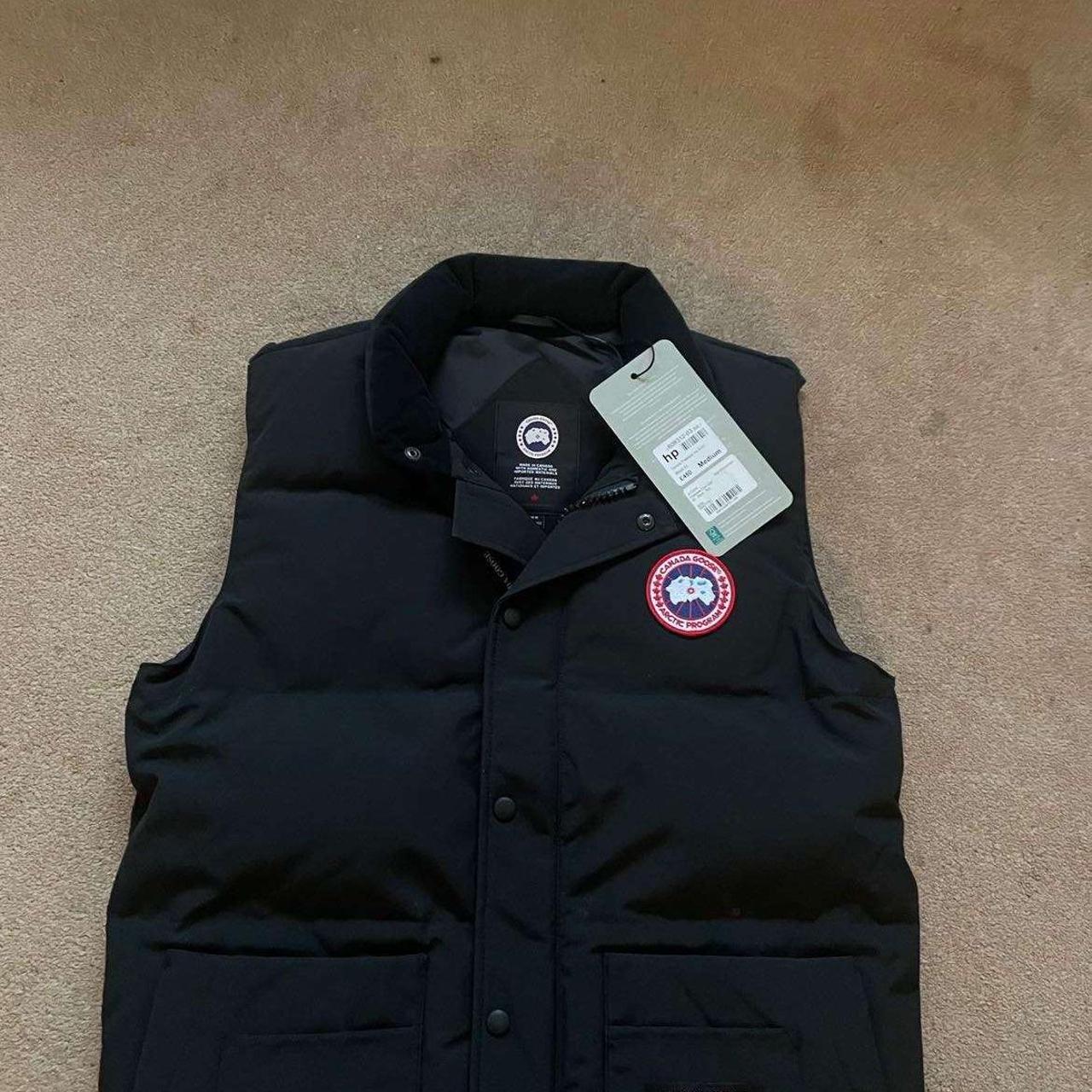 Canada goose gilet , authentic gilet going for cheap - Depop