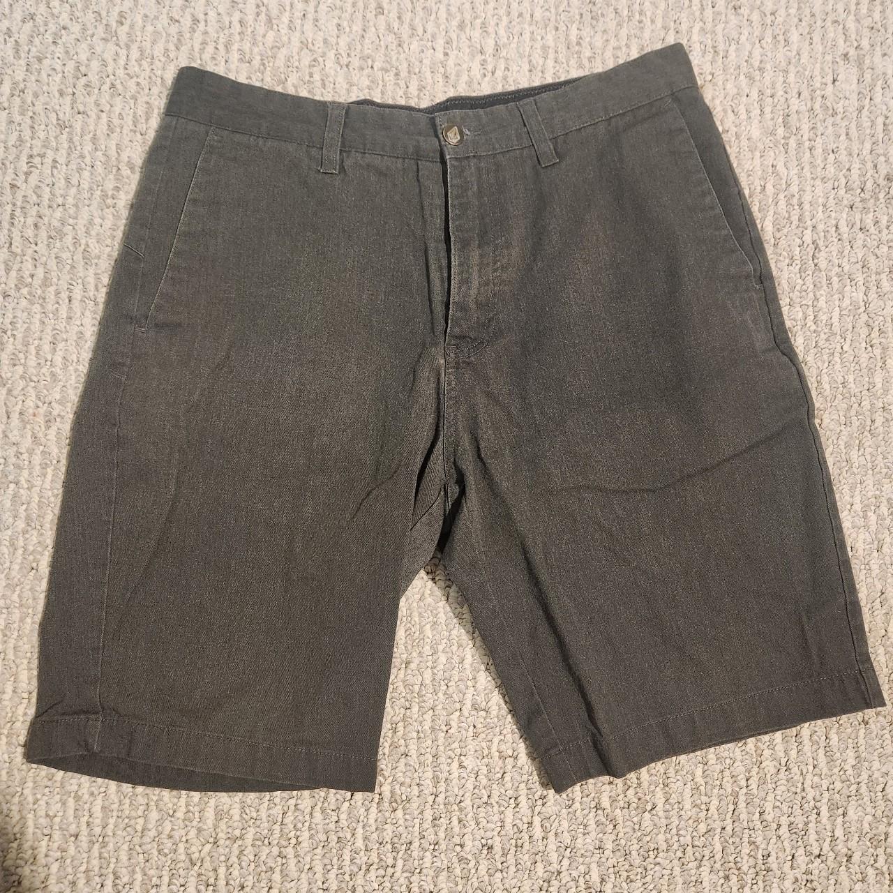 Volcom online shorts lot!