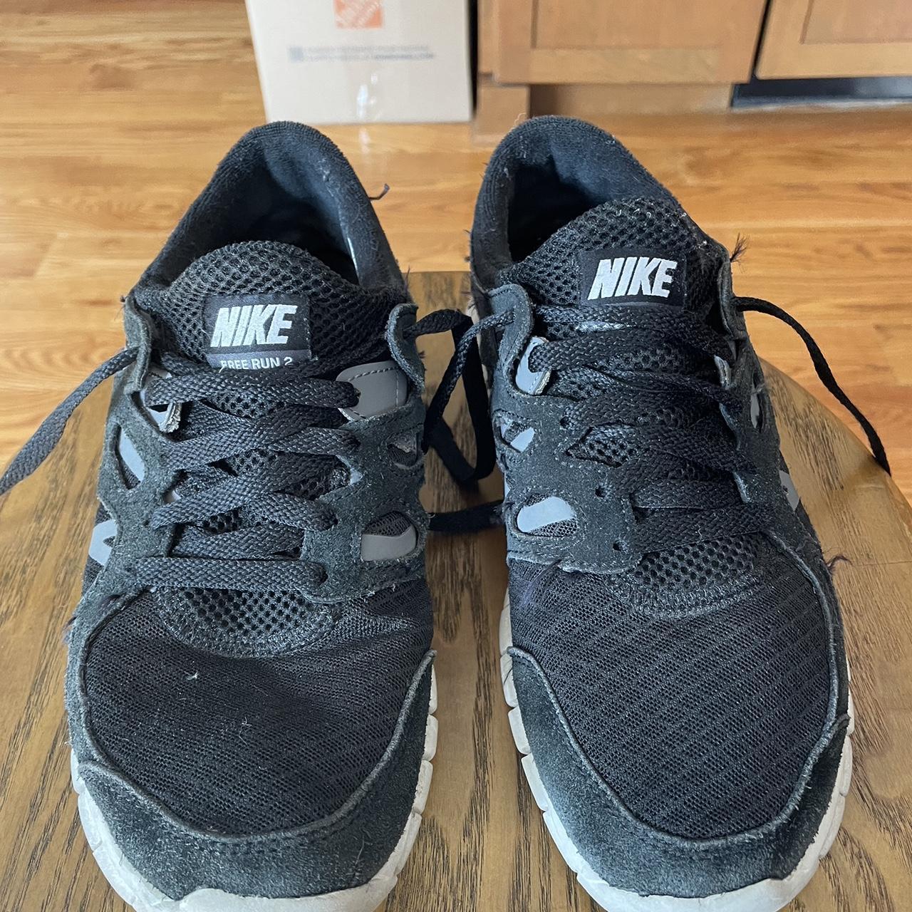 black nike trainers size 8