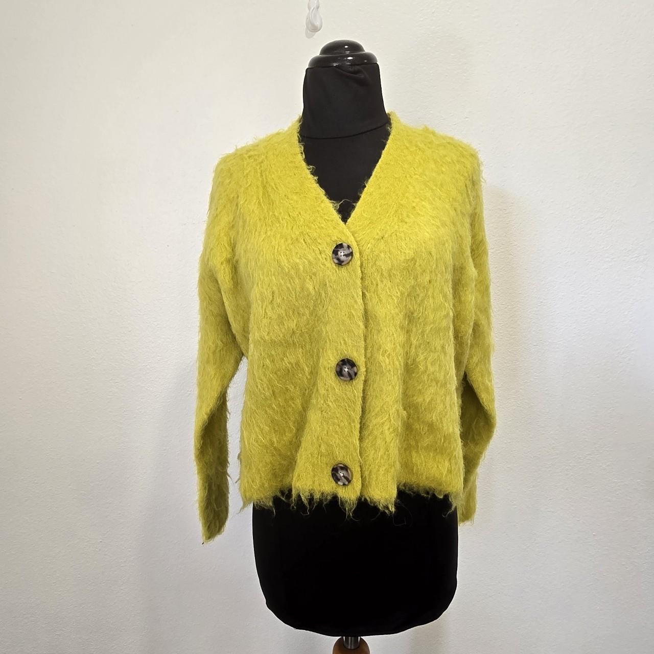 item listed by elsi1081