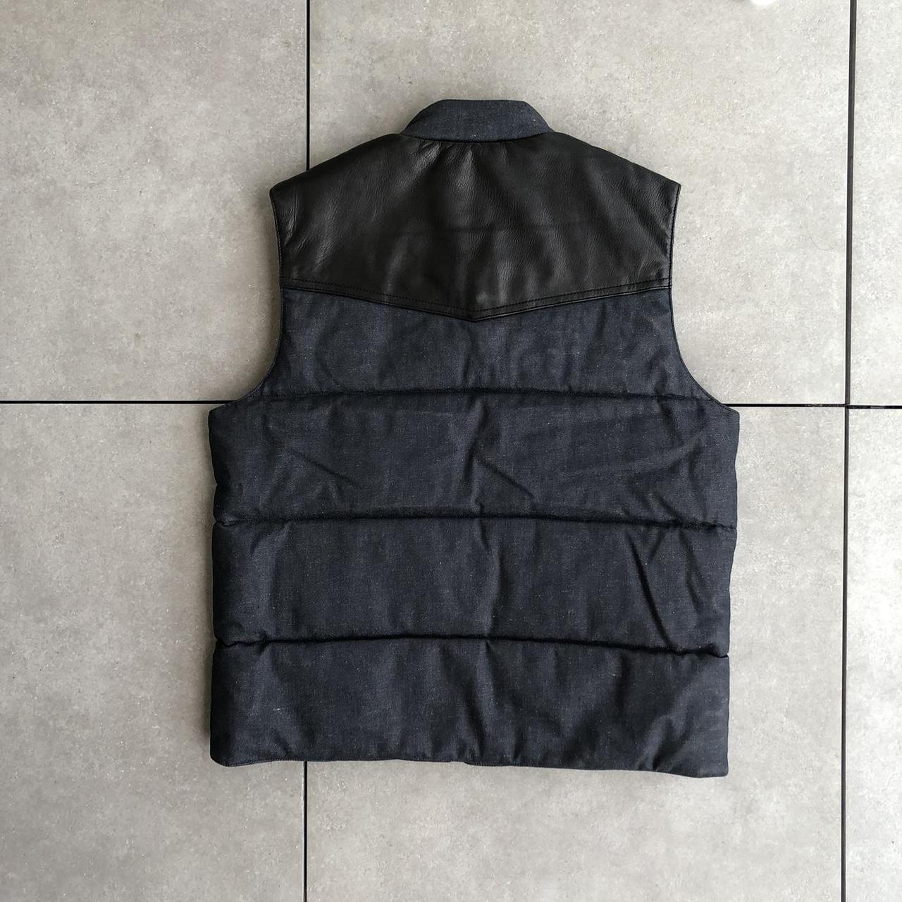 Lee sleeveless jacket best sale