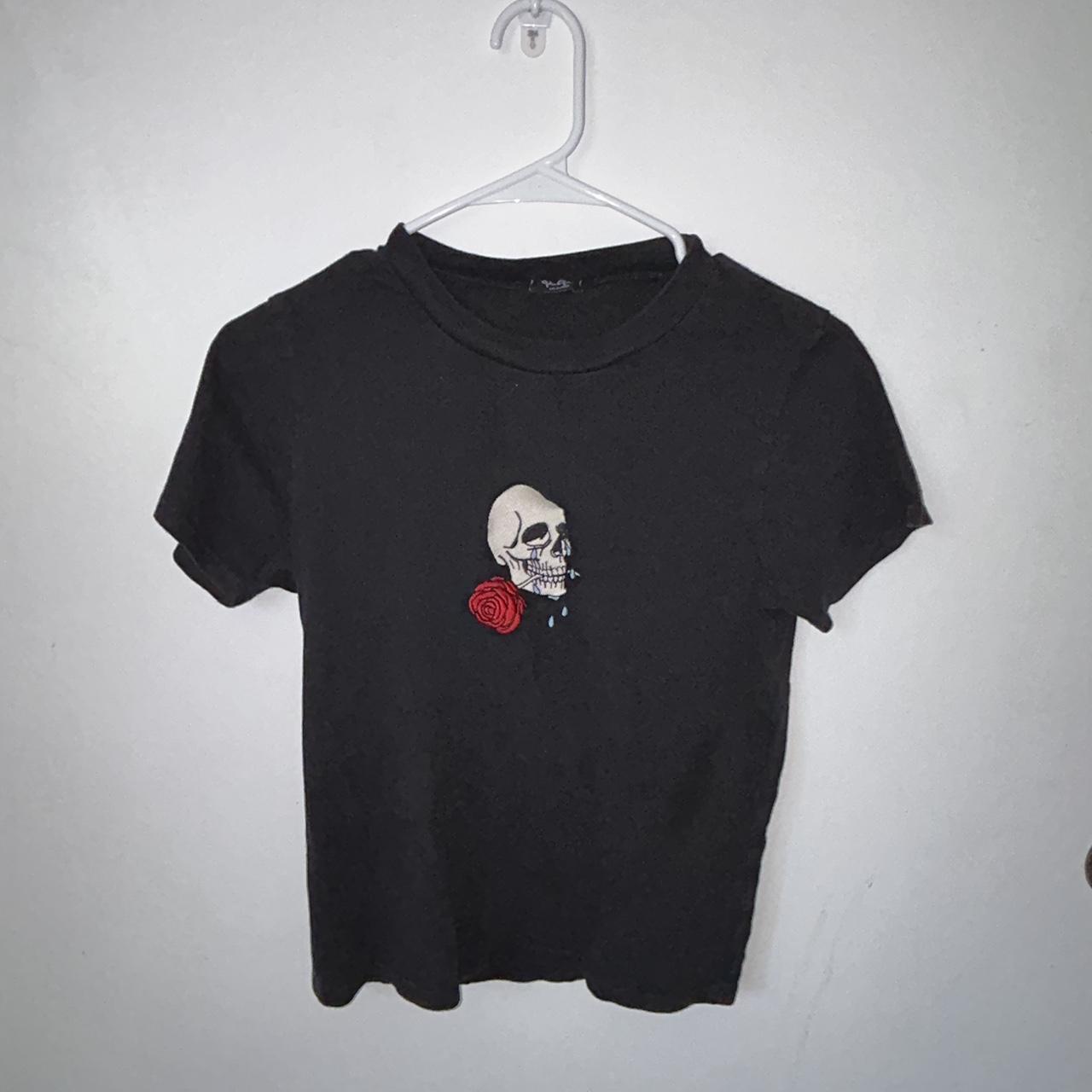 brandy melville skull & rose tee🌹 cheapclothes... Depop