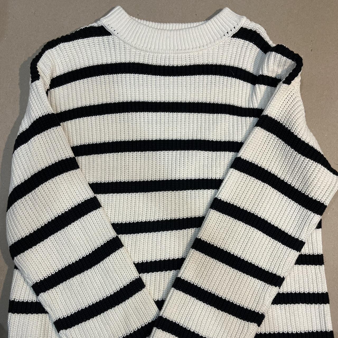 -Hnm -super cute sweater -lined and comfy -never... - Depop