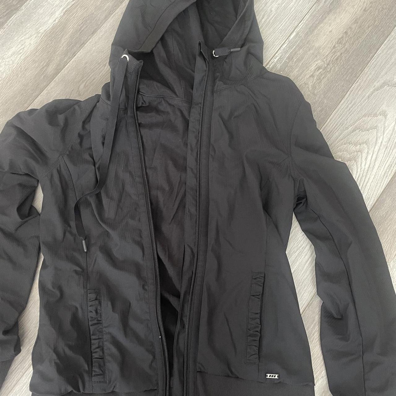 Lorna Jane Woman’s fitted athletic jacket Size... - Depop