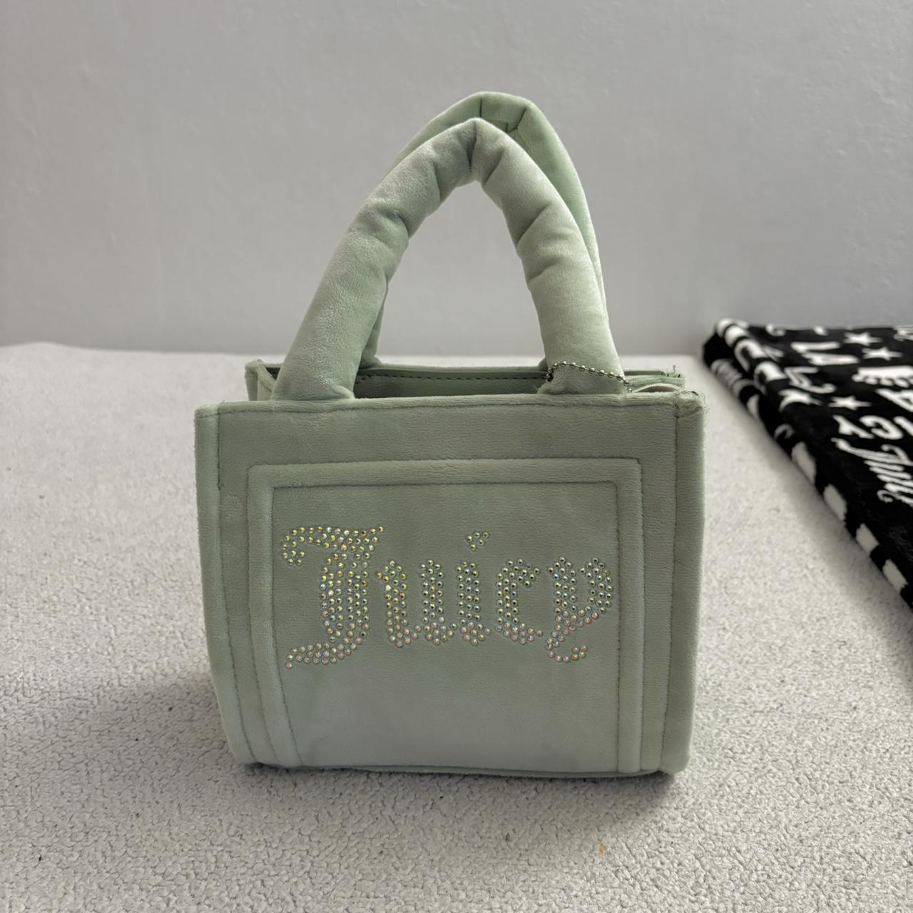 item listed by bri4nuh