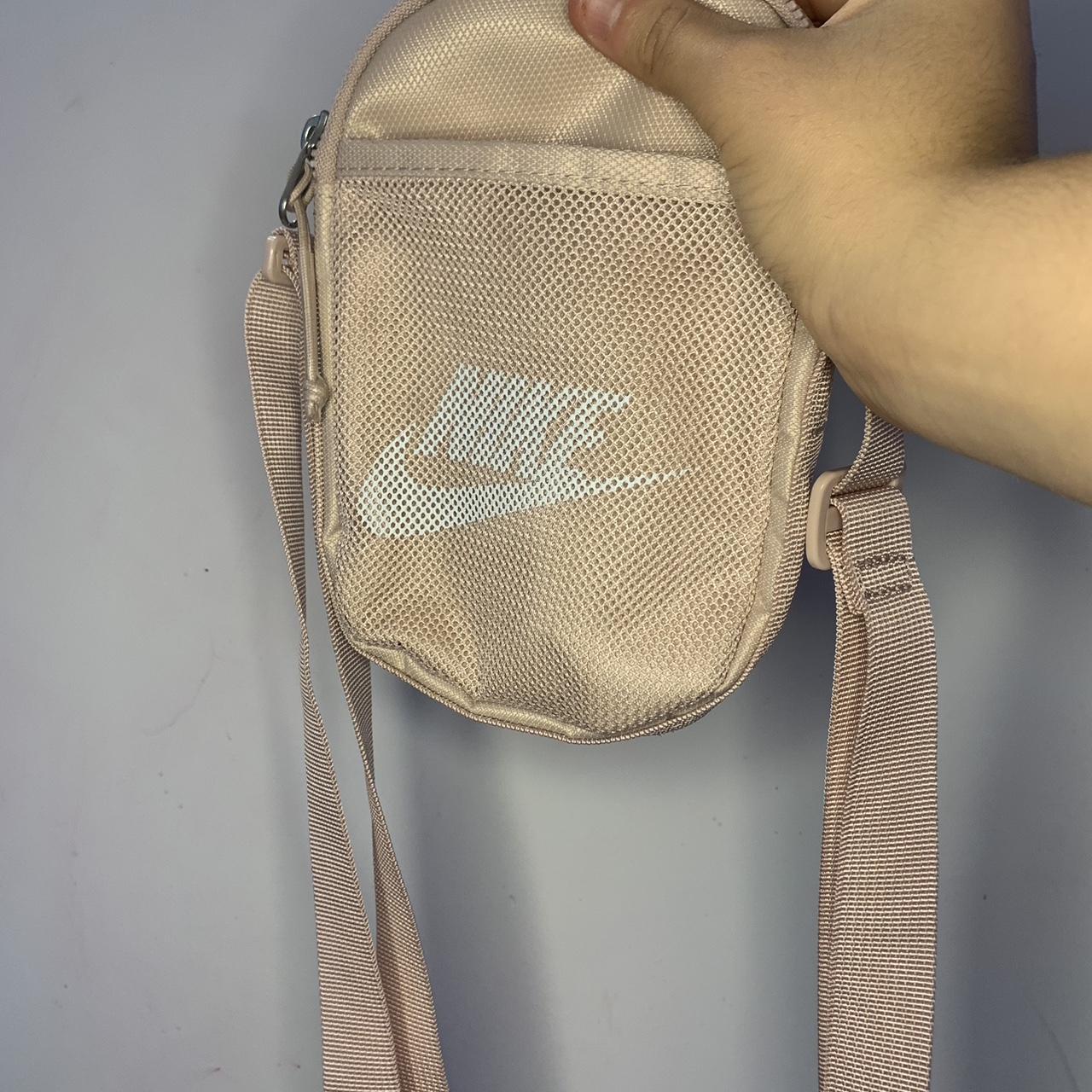 nike sportswear women's essentials fleece cropped crew tea tree mist