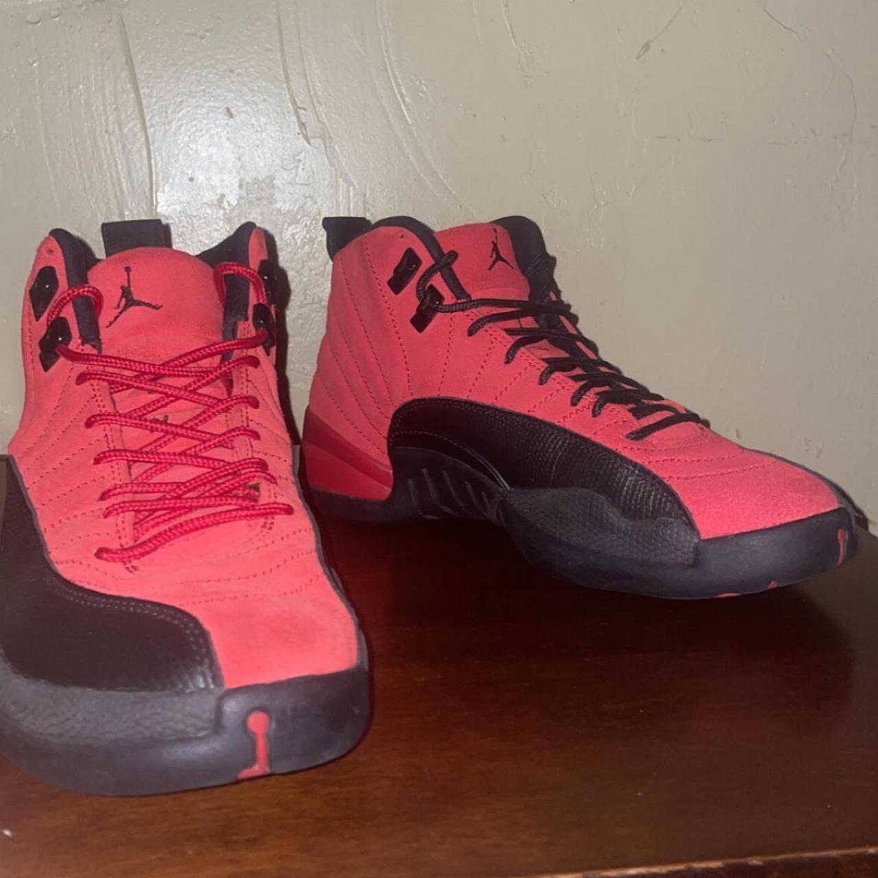 reverse flu game with red laces